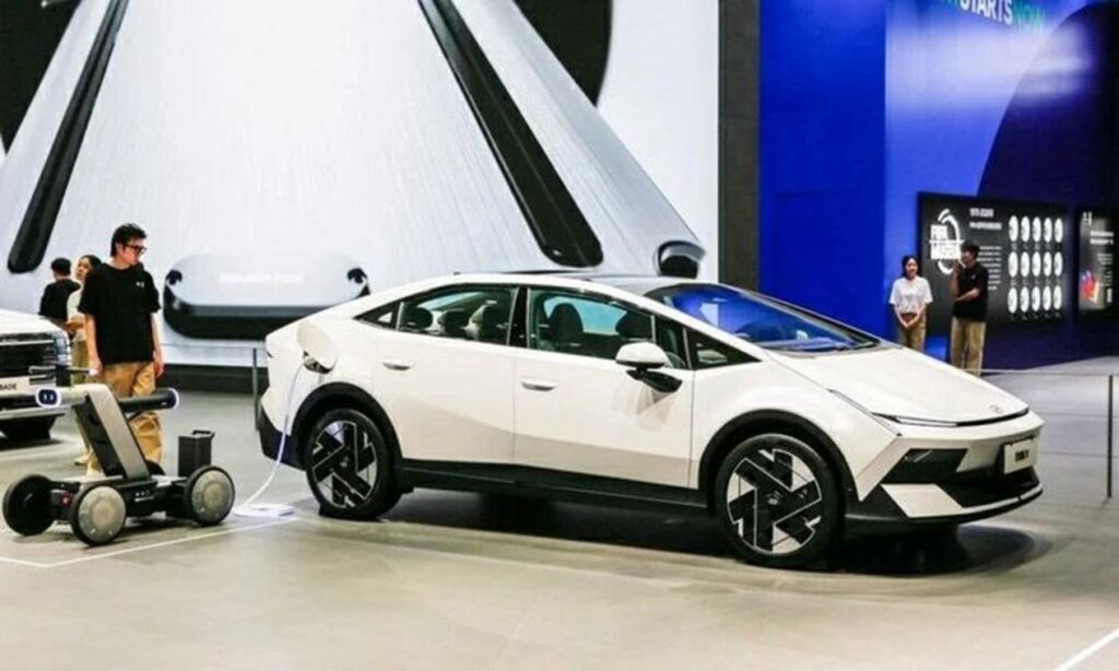 Cận cảnh Hyundai Ioniq V ra mắt thị trường Trung Quốc