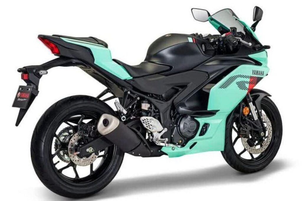 Yamaha YZF-R25 2026 ra mắt Malaysia: Màu mới, giá không đổi