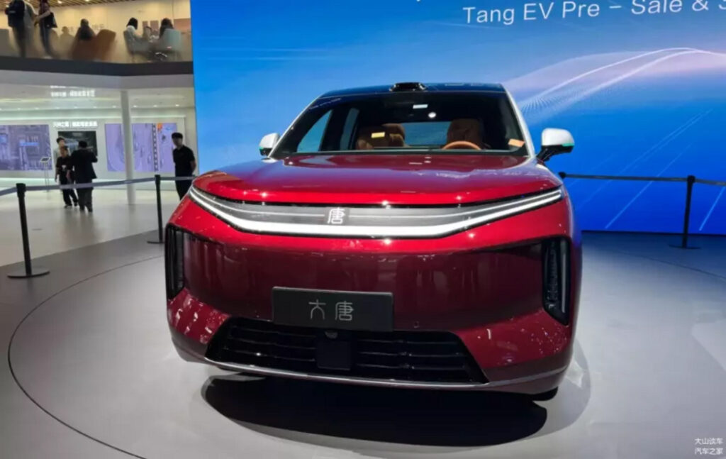 BYD Datang EV ra mắt: SUV điện tầm xa như xe xăng