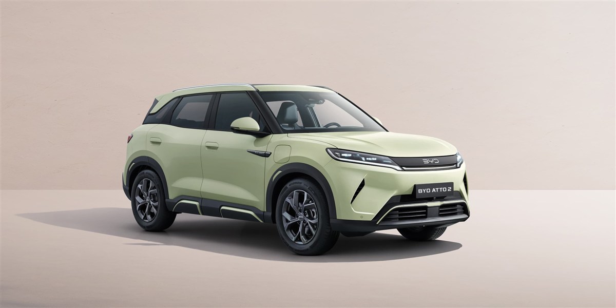 Góc nhìn 3/4 phía trước BYD Atto 2 SUV điện cỡ B