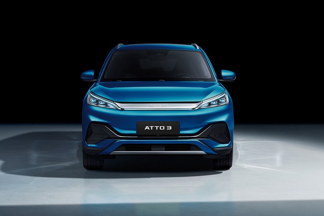BYD Atto 3 nhìn thẳng mặt trước tại An Giang Auto