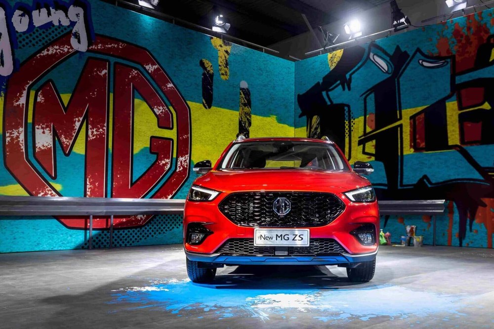 New MG ZS màu đỏ nhìn từ phía trước