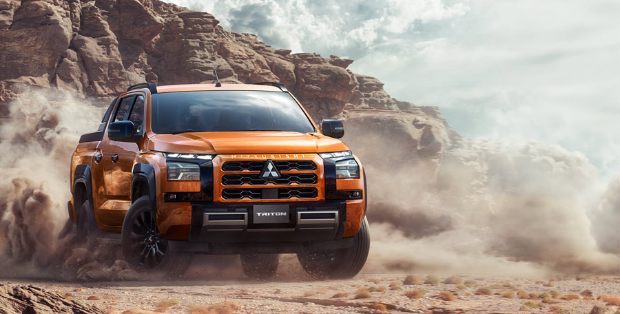 Mitsubishi Triton vận hành trên địa hình sa mạc