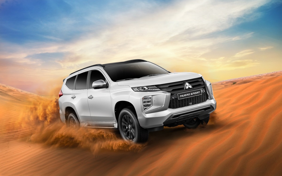 Mitsubishi Pajero Sport vận hành trên địa hình cát