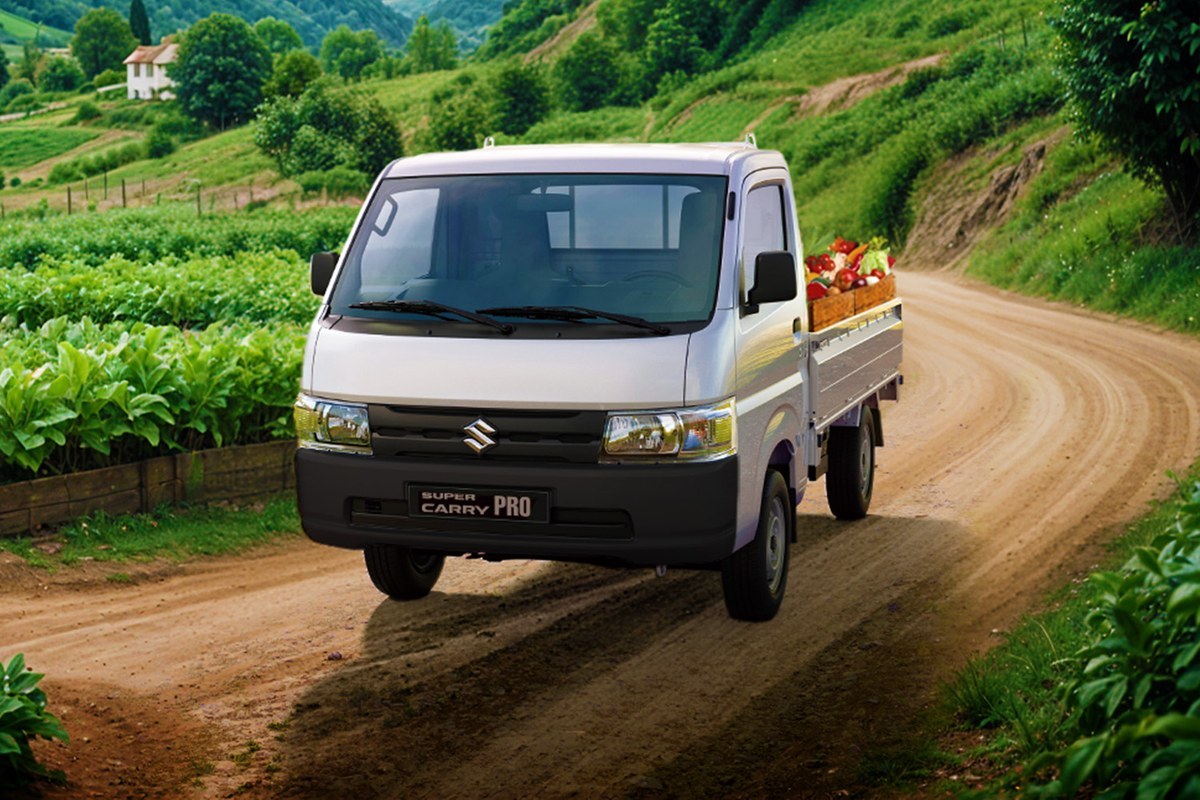 Suzuki Super Carry Pro chở nông sản trên đường đất