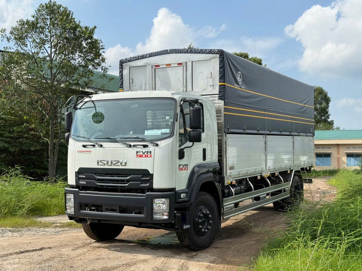 Isuzu FVR 900 thùng mui bạt