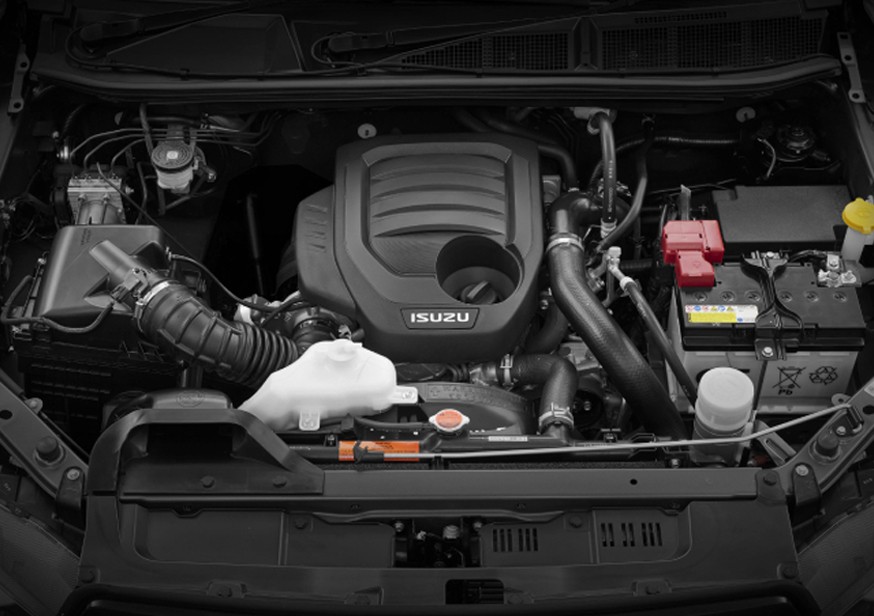 Khoang động cơ dầu 1.9L của Isuzu MU-X