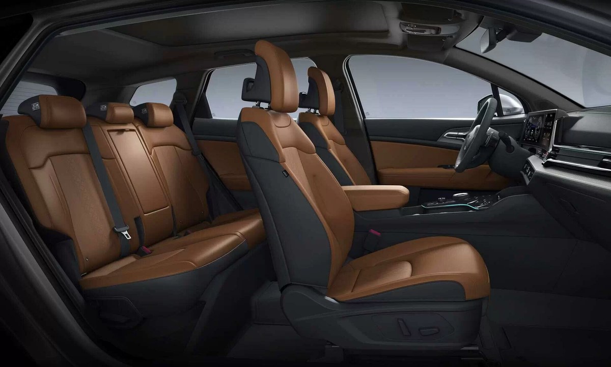 Hàng ghế bọc da nâu của Kia Sportage